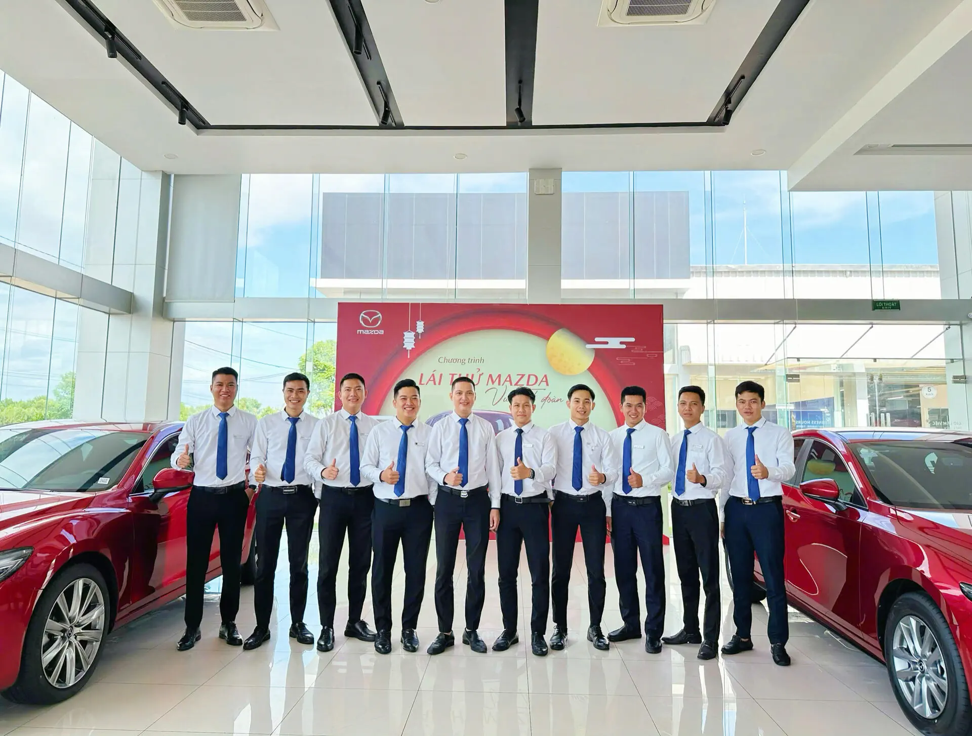 THACO AUTO Quảng Trị cùng khách hàng đón mùa trăng đoàn viên