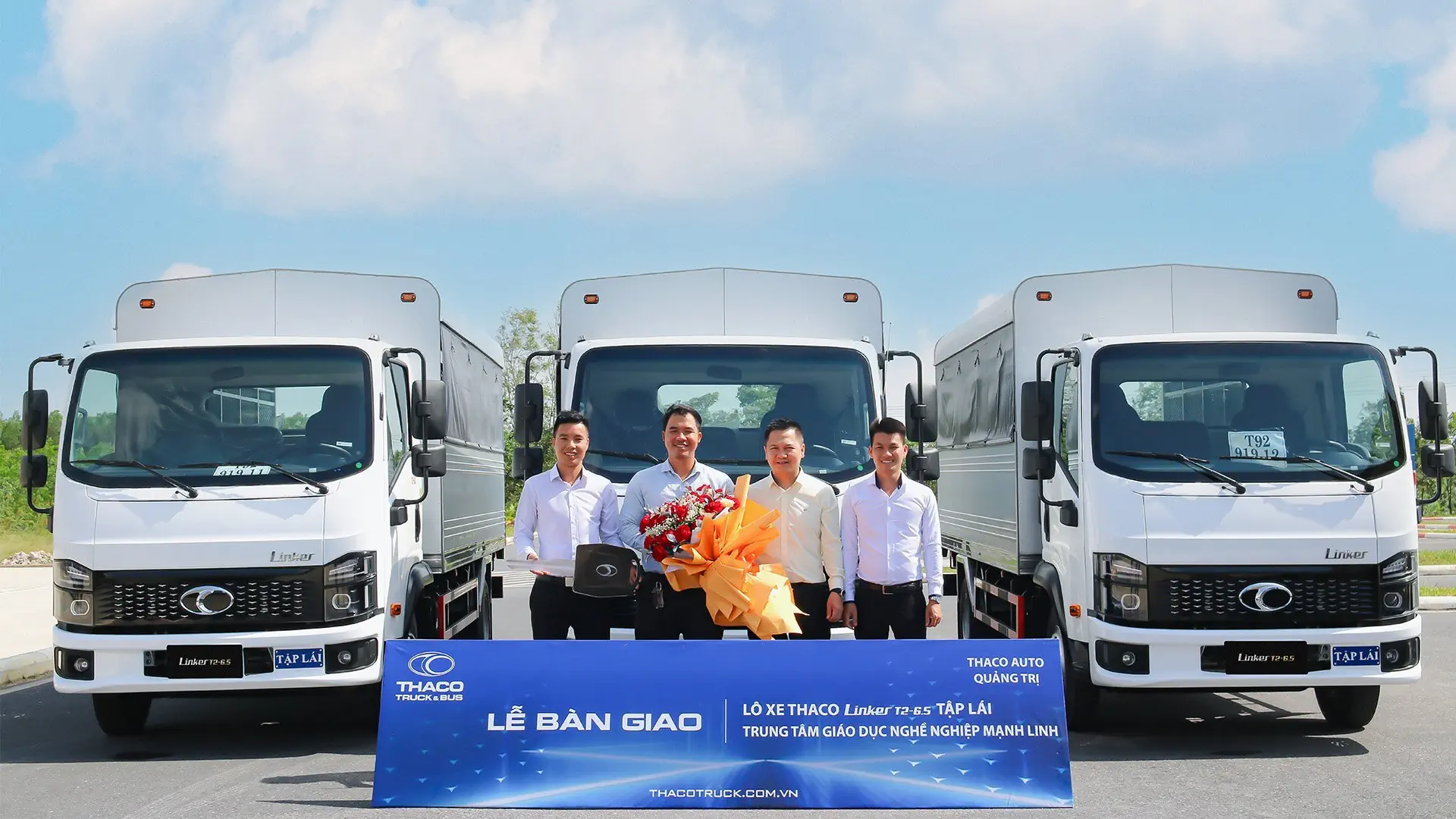 THACO AUTO Đông Hà bàn giao lô 03 xe Tải Linker tập lái đến Trung tâm giáo dục nghề nghiệp Mạnh Linh