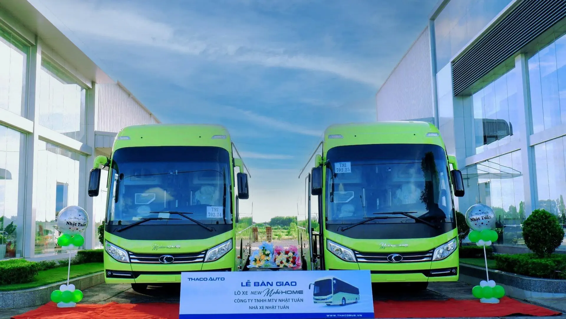 THACO AUTO Quảng Trị bàn giao lô 02 xe bus New Mobihome đến Công ty TNHH MTV Nhật Tuấn